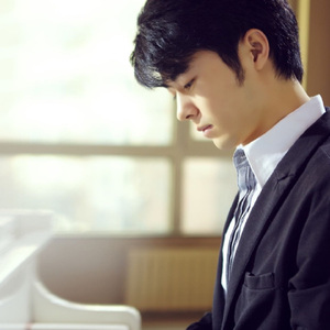 女生张开腿让男生甬的视频
